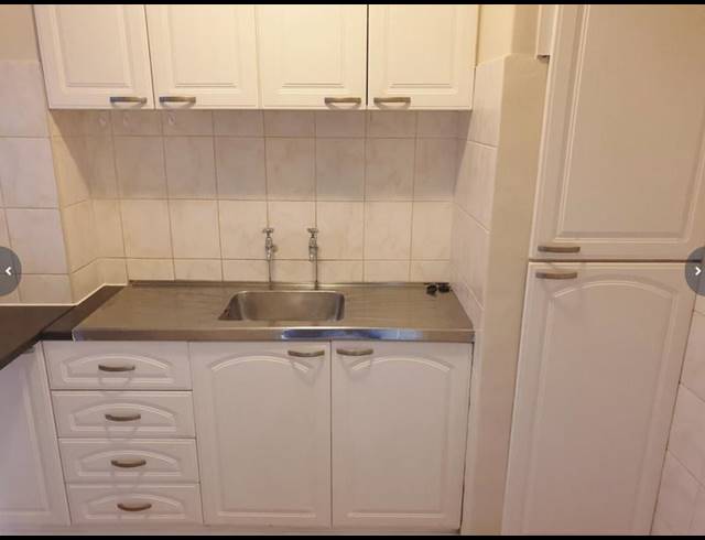 0 BEDROOM PROPERTY TO RENT IN RONDEBOSCH